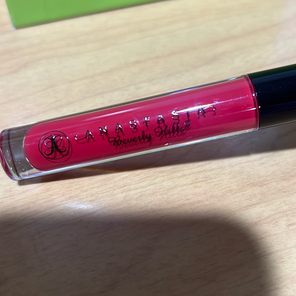 Anastasia Beverly Hills lip gloss